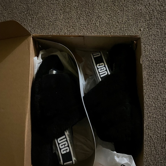 Ugg Fluff Yeah Logo Slide - Picture 7 of 9